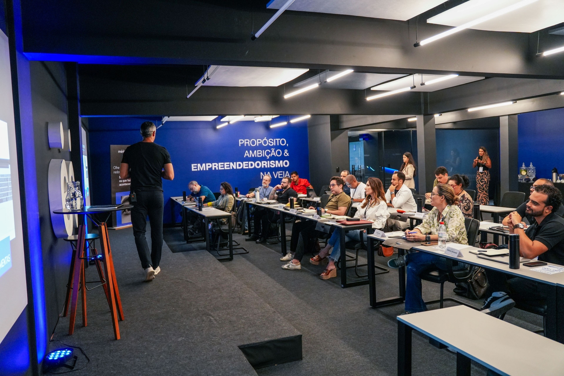 MeetHub — Escola de Negócios